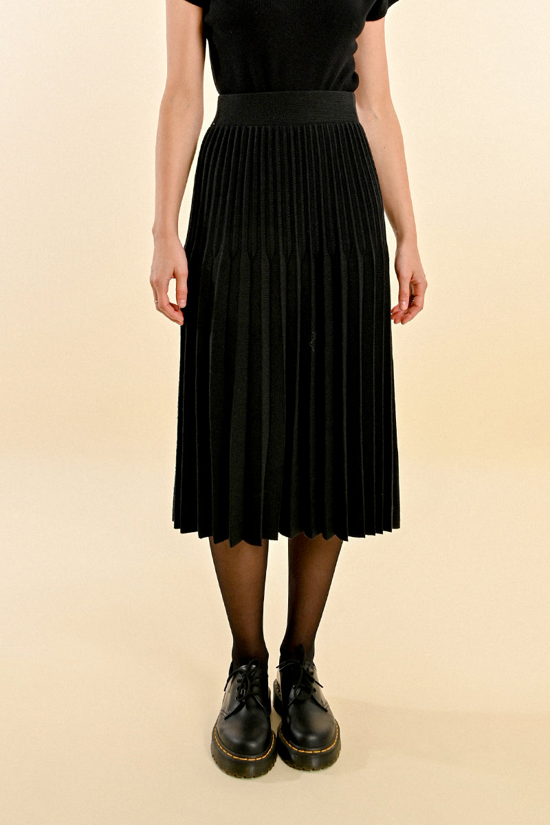 Pleated Knit Skirt