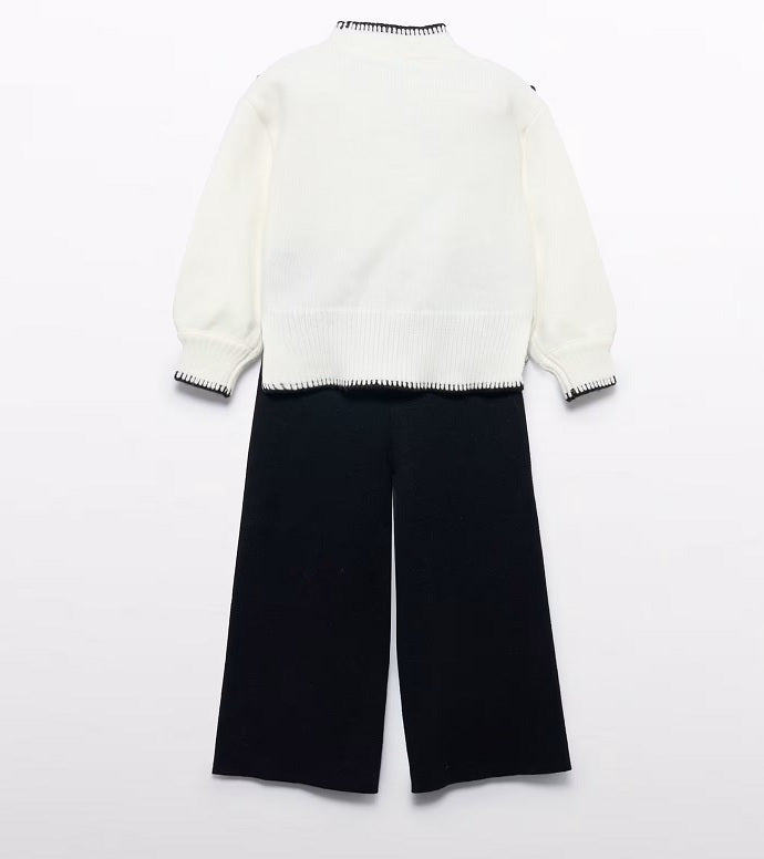 Girl Knit Pants Set with Embroidery