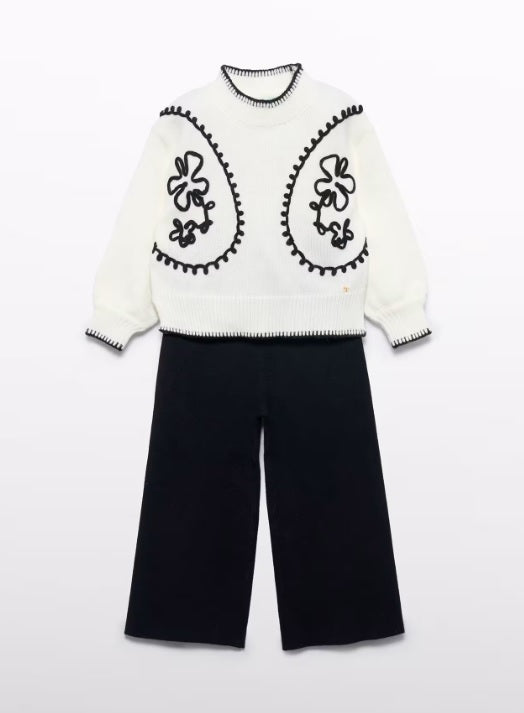 Girl Knit Pants Set with Embroidery